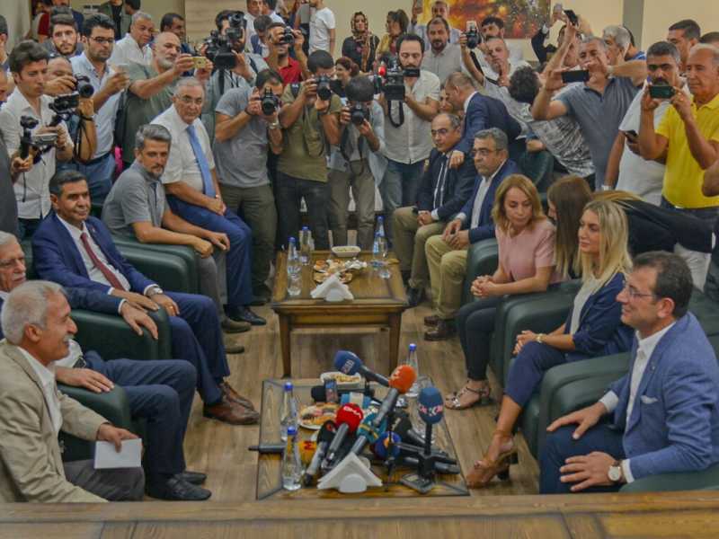 Il sindaco di Istanbul Imamoglu apre ai curdi per far fronte contro Erdogan