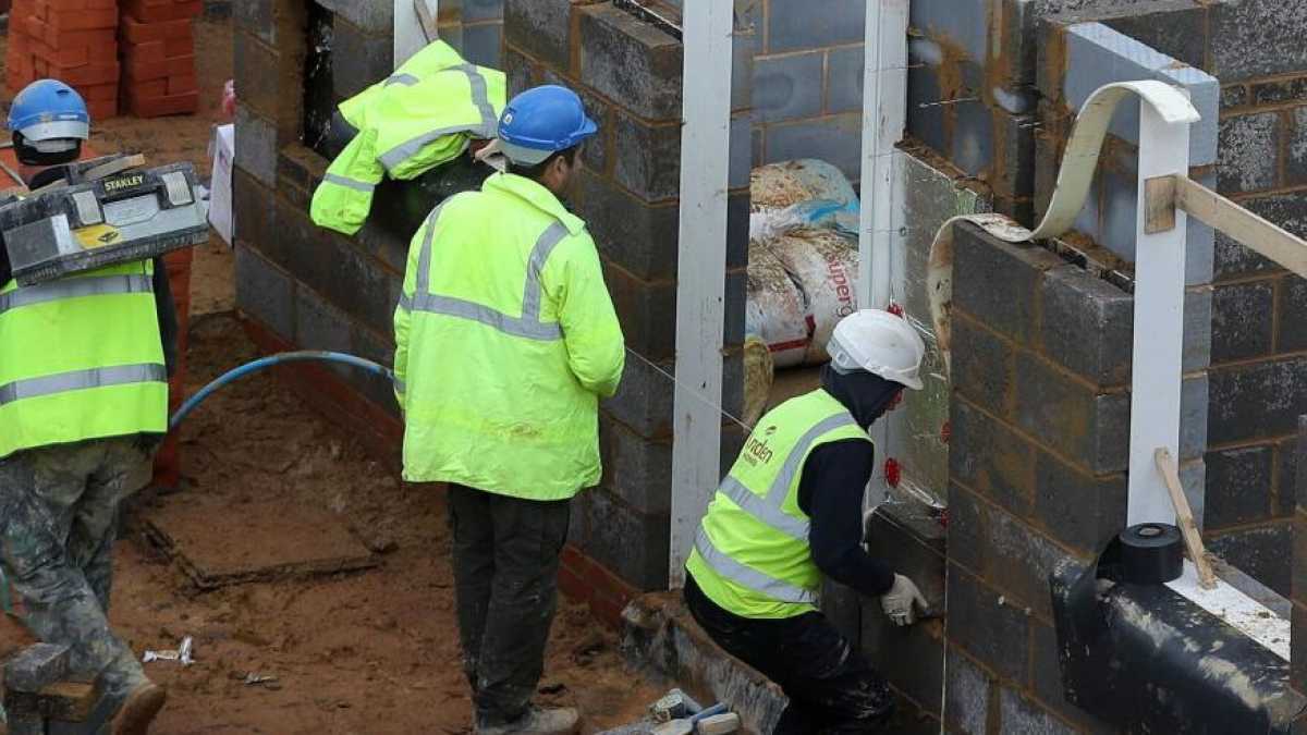 Immagine di Istat ed Eurostat confermano: l'economia italiana è stazionaria