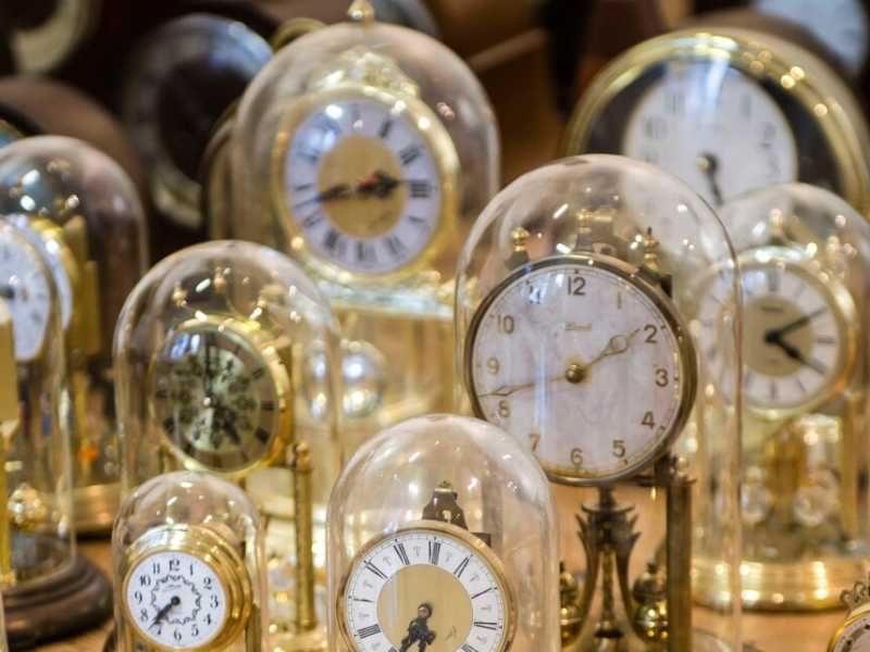 Elogio del rinvio: fece tanto bene a certi imputati durante il Terrore