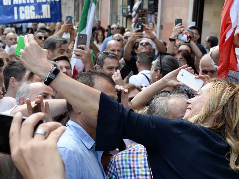 La manifestazione di Piazza Montecitorio di Fratelli d'Italia e della Lega contro la formazione del nuovo governo Conte bis (foto LaPresse)