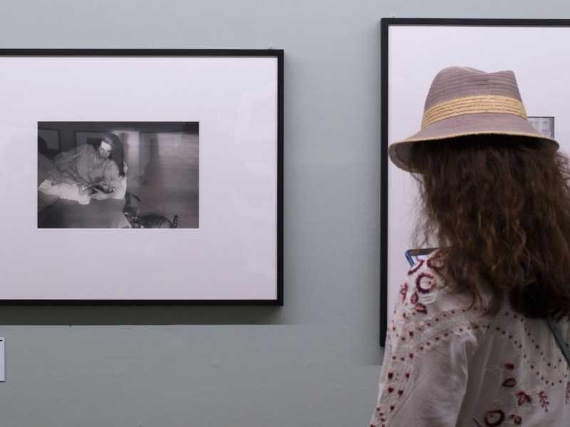Una mostra delle fotografie di Robert Frank (BERTRAND LANGLOIS and Bryan Thomas / various sources / AFP)