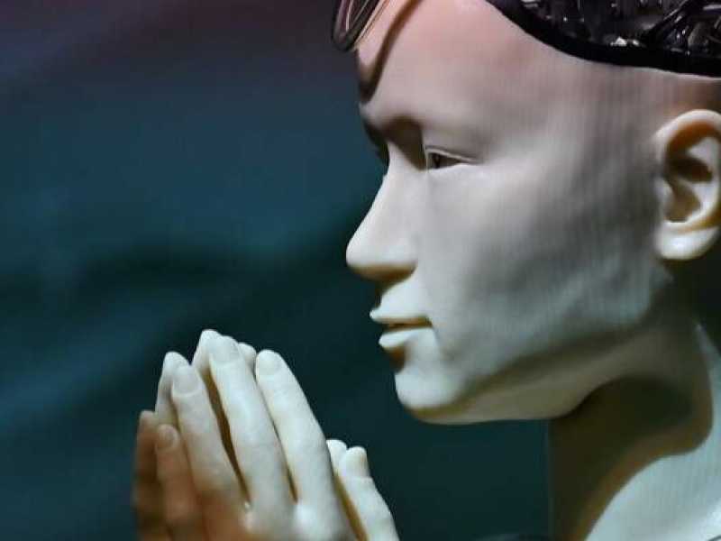 Il robot-sacerdote buddista Mindar (foto LaPresse)