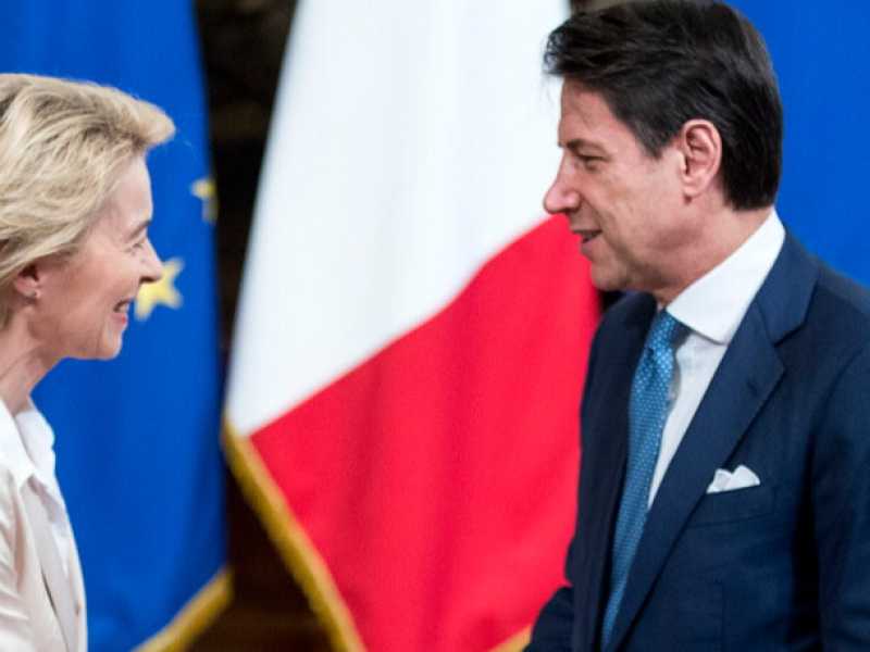 Ursula von der Leyen e Giuseppe Conte (foto LaPresse)
