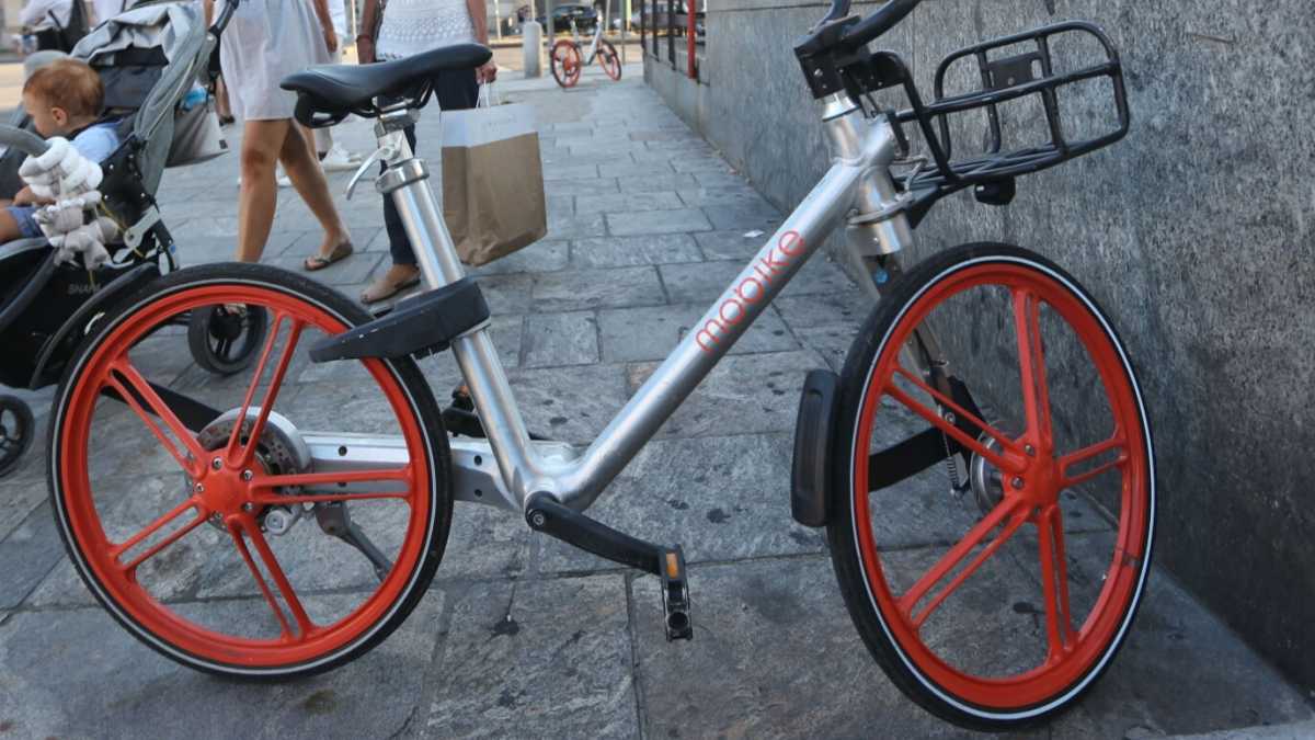 Immagine di In bici nel Naviglio
