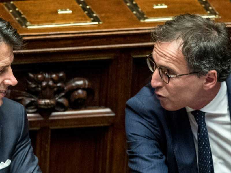 Francesco Boccia con il presidente del Consiglio Giuseppe Conte (foto LaPresse)