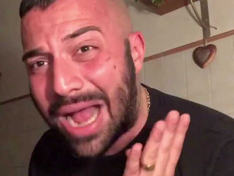 Ora al Papeete c’è Er Faina