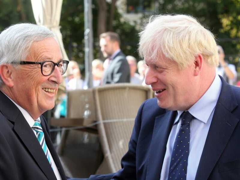 Jean-Claude Juncker e Boris Johnson (foto LaPresse)