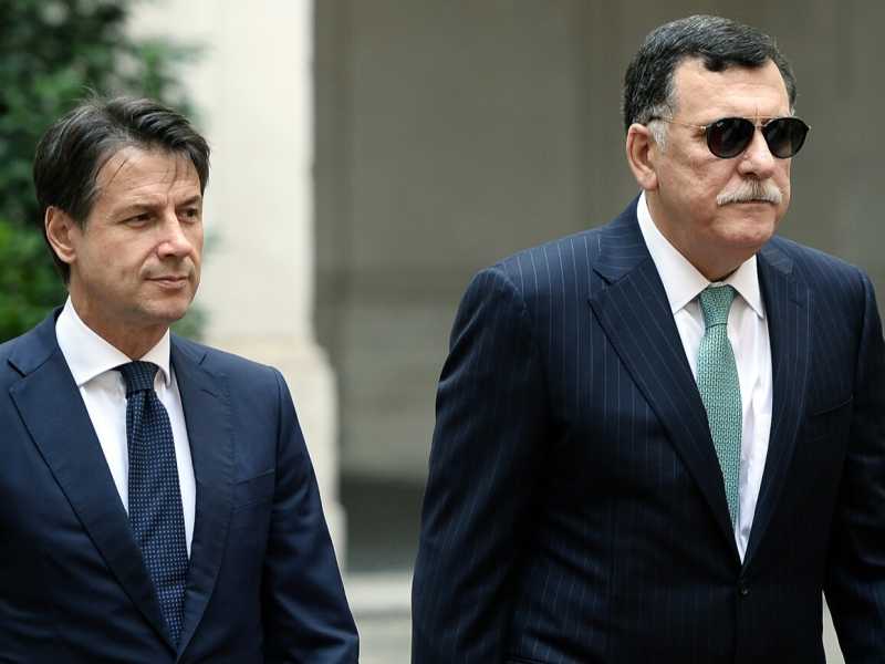 L'incontro tra il presidente del consiglio italiano Giuseppe Conte e il primo ministro del Governo di Accordo Nazionale della Libia,, ottobre 2018 (foto LaPresse)
