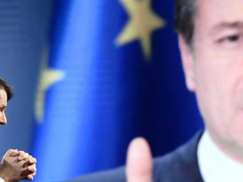 Matteo Renzi e Giuseppe Conte (foto LaPresse)