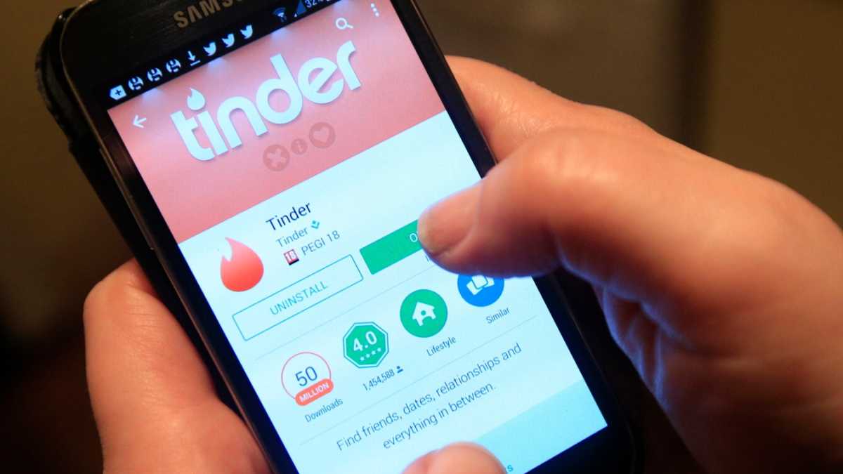 Immagine di Se flirtare non basta: Tinder si dà (anche) alle serie tv