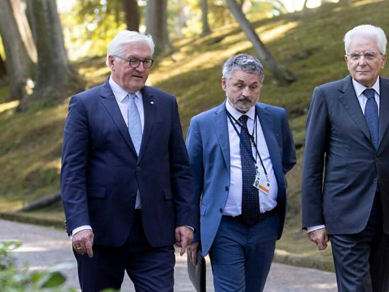 L'incontro tra Sergio Mattarella e Frank-Walter Steinmeier a Villa Rosebery (foto LaPresse)
