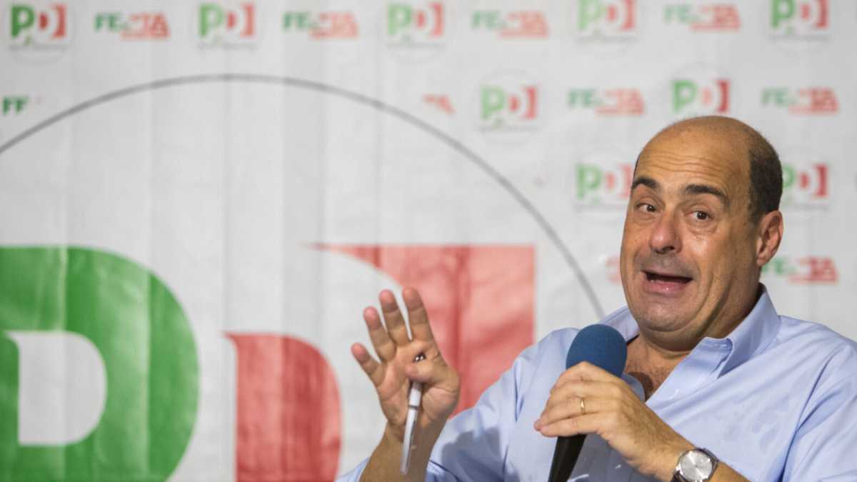 Immagine di Zingaretti triangola con gli ex renziani e studia un congresso