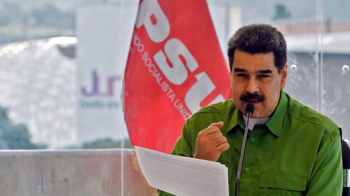 Immagine di Maduro vola da Putin