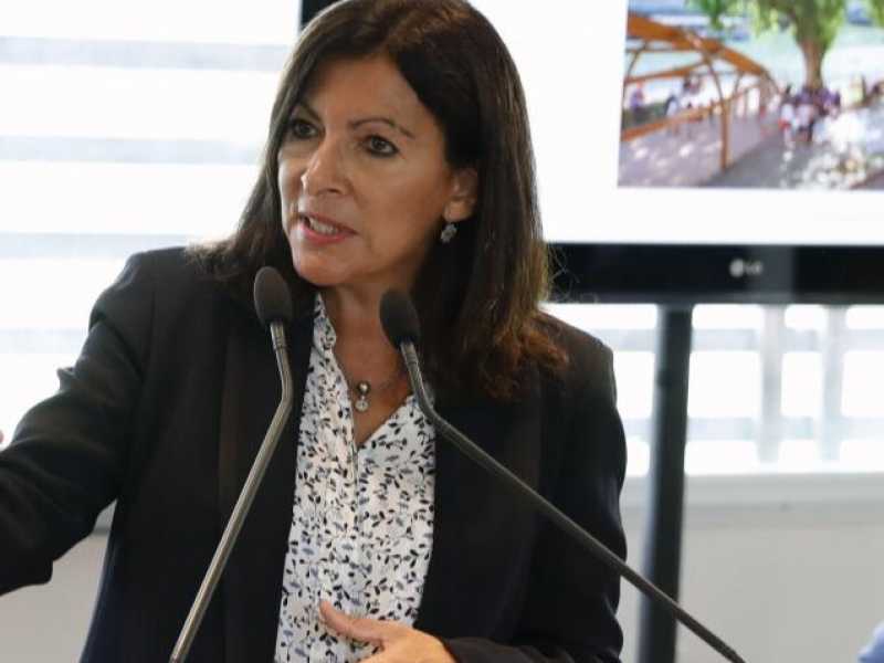 La sindaca di Parigi Anne Hidalgo (foto LaPresse)