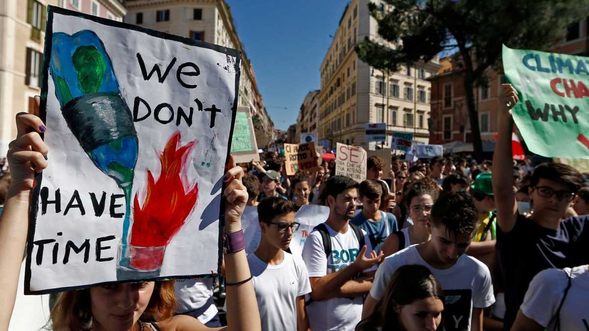 Immagine di Quel terribile amore dei giovani per l'apocalisse