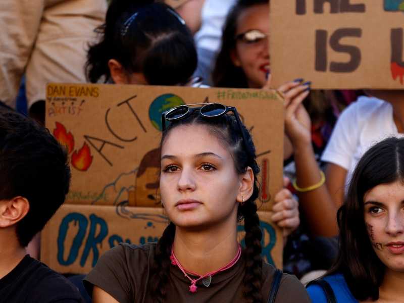 Alcuni dei ragazzi che hanno partecipato alla manifestazione di Roma (foto LaPresse)