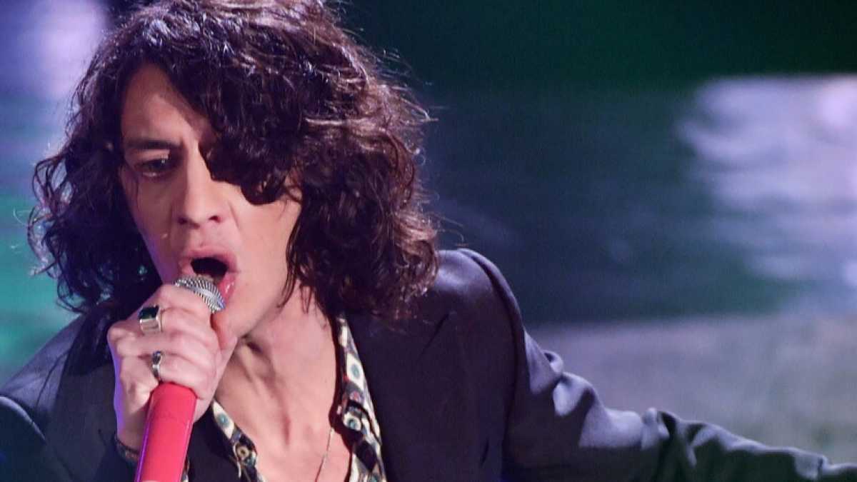 Immagine di L’ultimo concerto. Motta si ritira dalle scene perché “la verità richiede tempo”