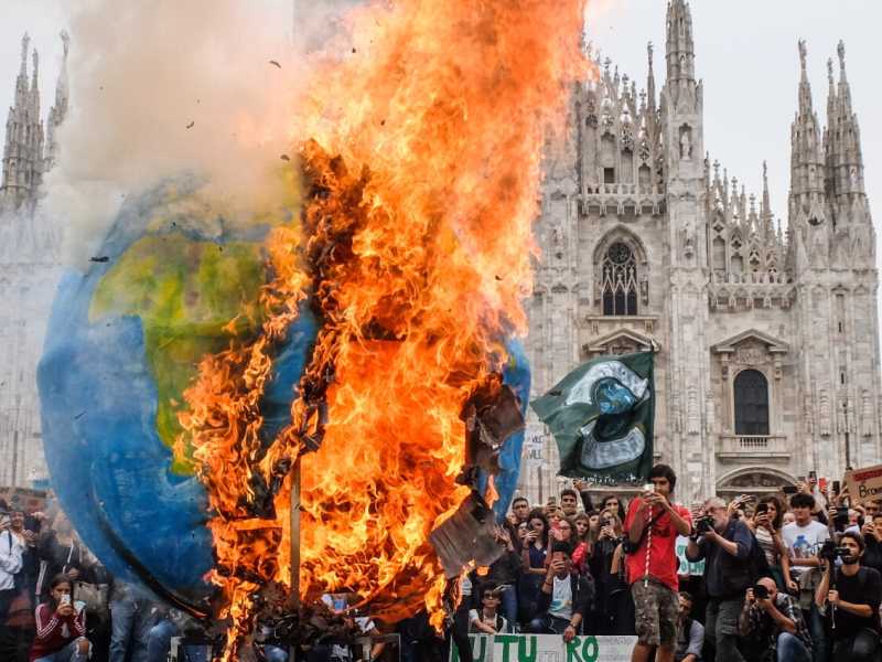 Fridays for future, gli studenti in sciopero per il clima a Milano