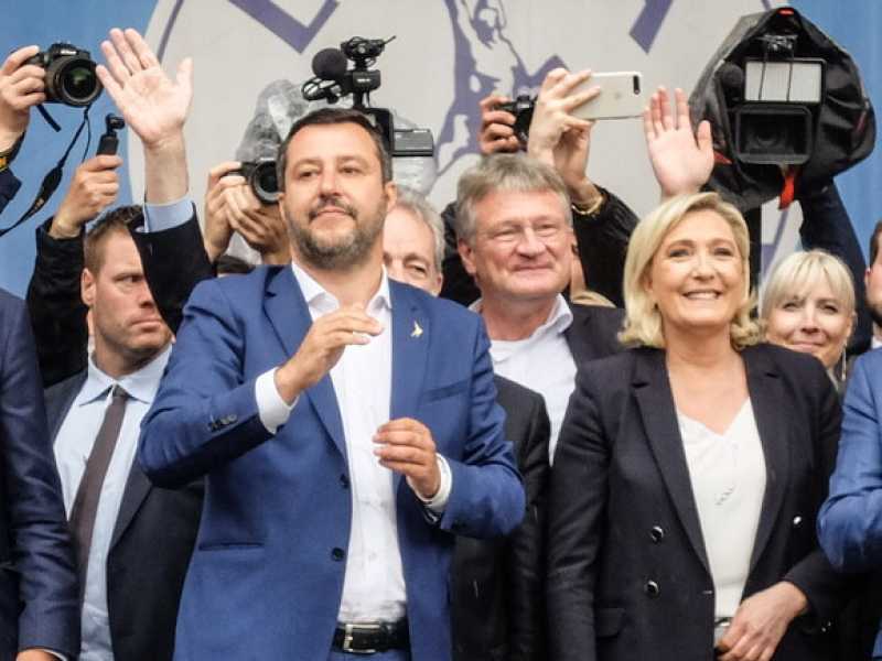 18 maggio 2019, Matteo Salvini a Milano sul palco con i rappresentanti dei partiti sovranisti candidati alle Europee (foto LaPresse)