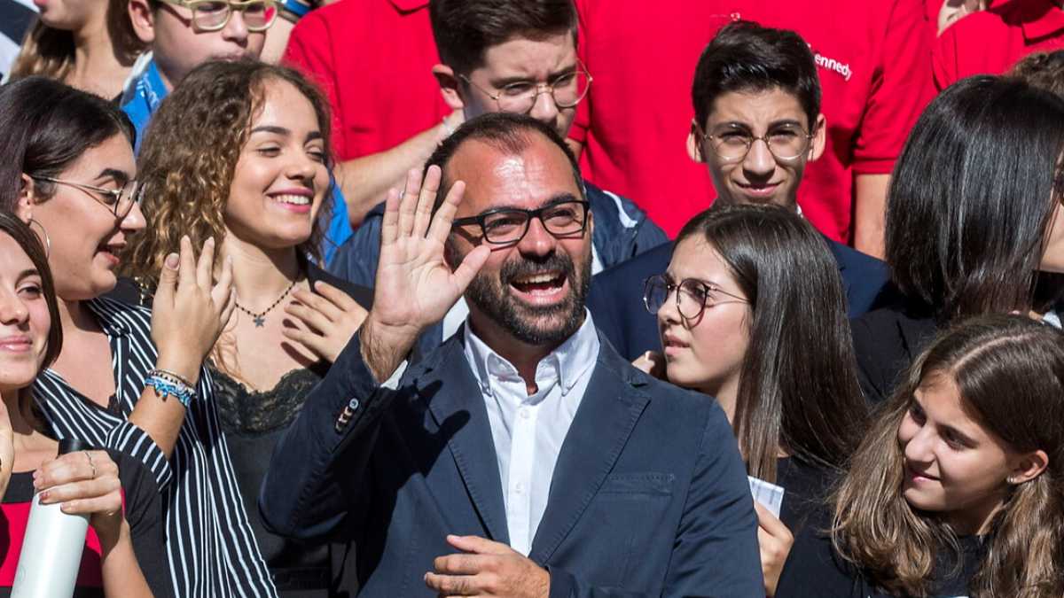 Immagine di L'assist di Fioramonti a Salvini sul crocifisso nelle scuole