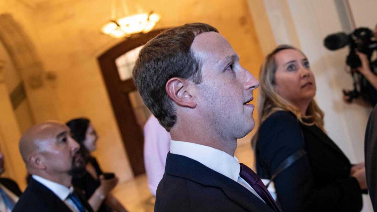 Immagine di Il vero problema con le fake news online è cosa vuole essere Facebook da grande