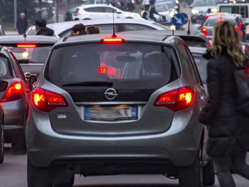 Il sorriso triste del mercato dell'auto italiana