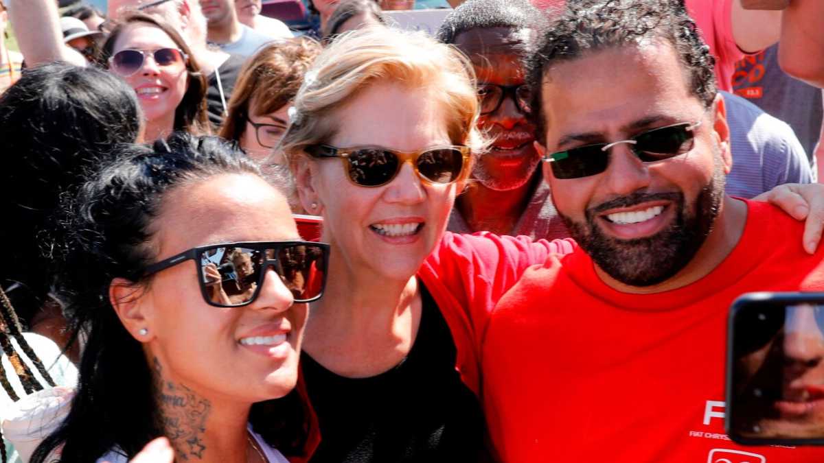 Immagine di La Warren mobilita la sua gente un selfie alla volta