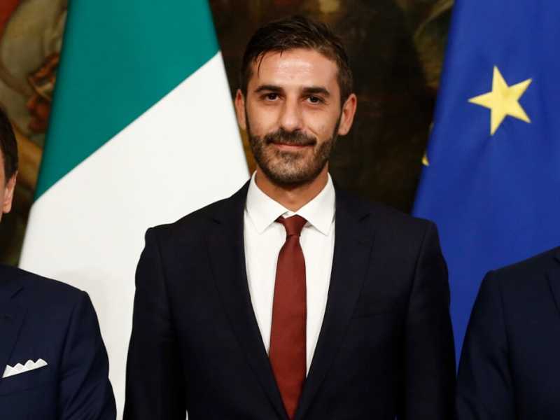 Nella foto il Primo ministro Giuseppe Conte, il sottosegretario di stato alla presidenza del Consiglio dei ministri Riccardo Fraccaro, Alessio Villarosa (Economia) (foto LaPresse)