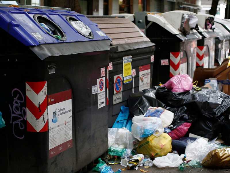 Emergenza rifiuti a Roma (foto LaPresse)