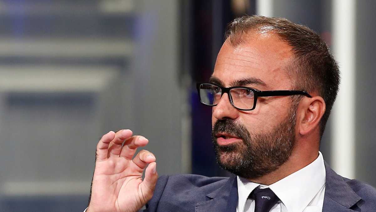 Immagine di Caro ministro, no: la storia non è un trono di merendine