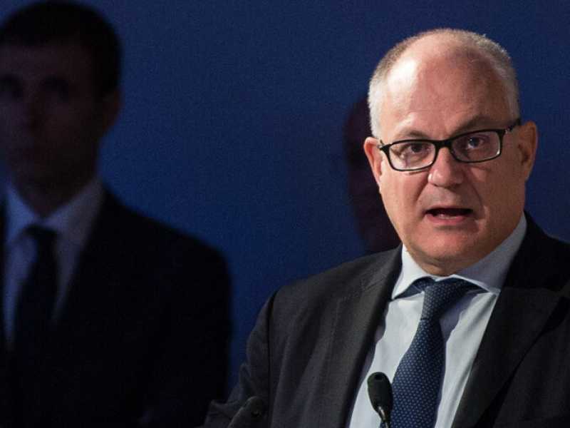 Il ministro dell'Economia Roberto Gualtieri al convegno di Confindustria (foto LaPresse)