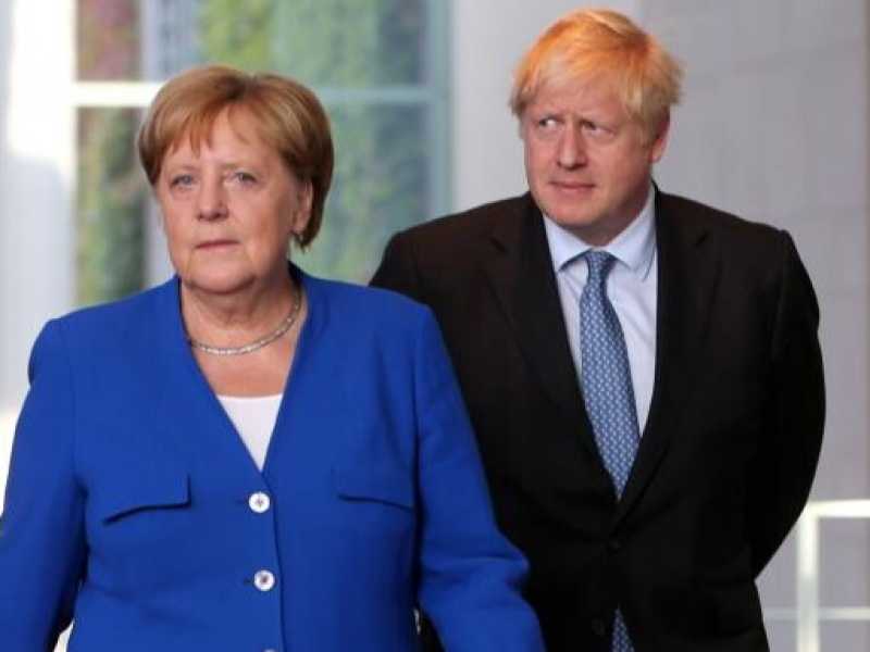 Angela Merkel e Boris Johnson (foto LaPresse)
