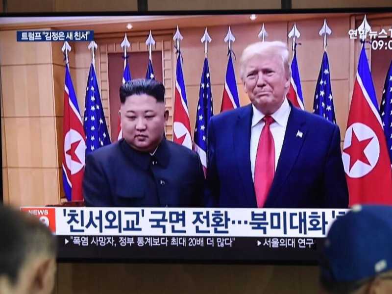 Le immagini dell'incontro dello scorso agosto tra Donald Trump e Kim Jon un