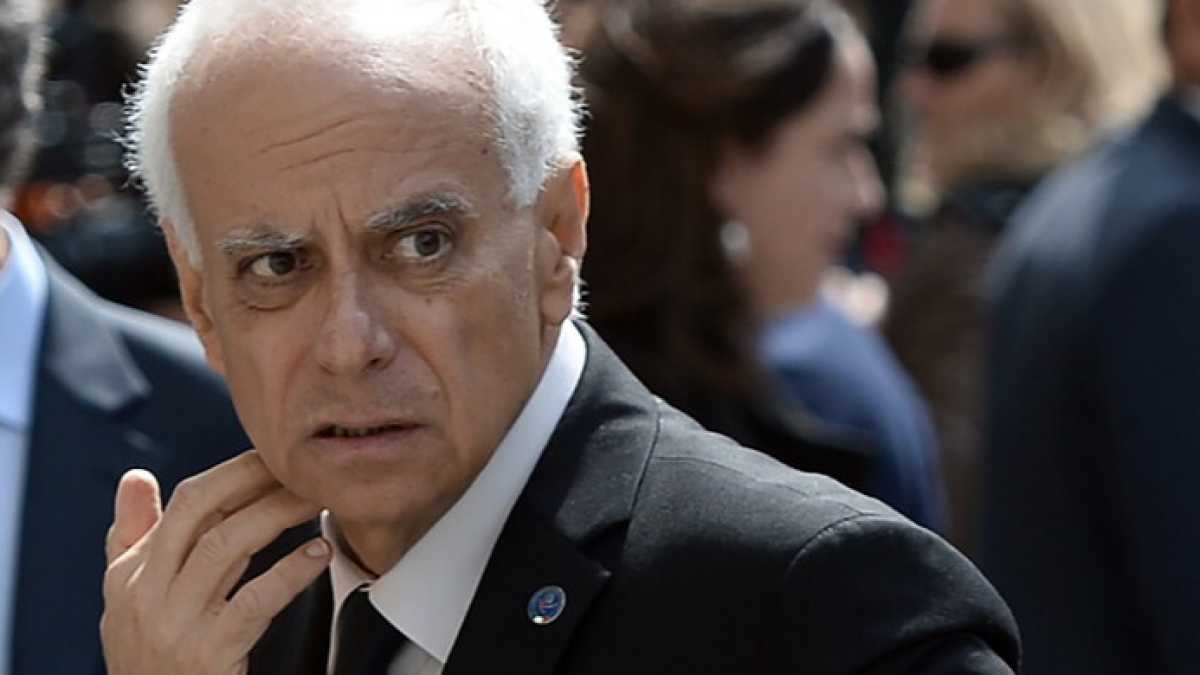 Immagine di Due link che non tornano nella versione di Vecchione