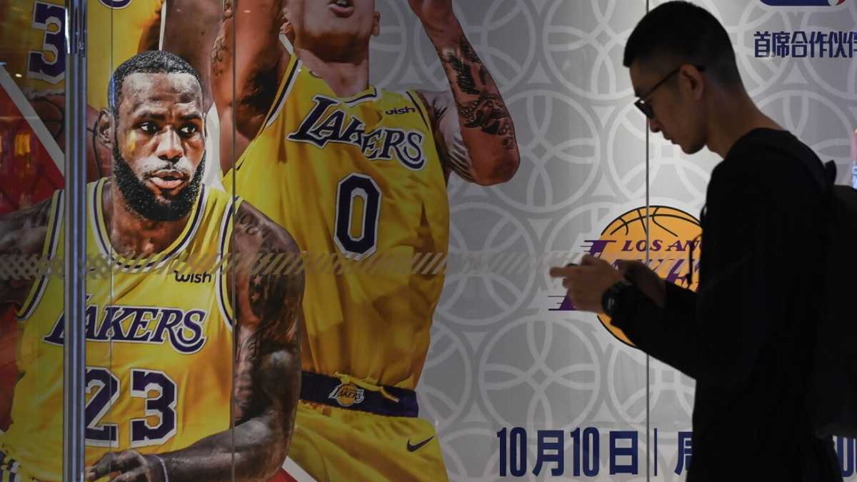 Immagine di Perché non dovremmo stupirci della partita Nba contro Pechino