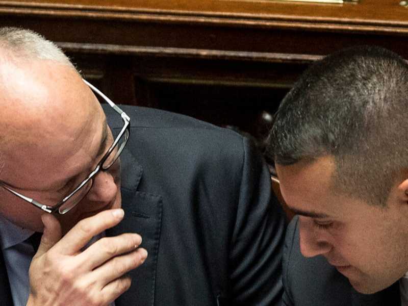 Roberto Gualtieri e Luigi Di Maio (foto LaPresse)