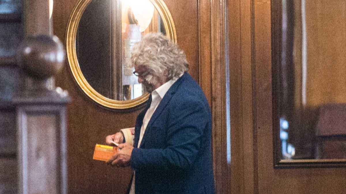 Immagine di I drammi dei grillini allo specchio