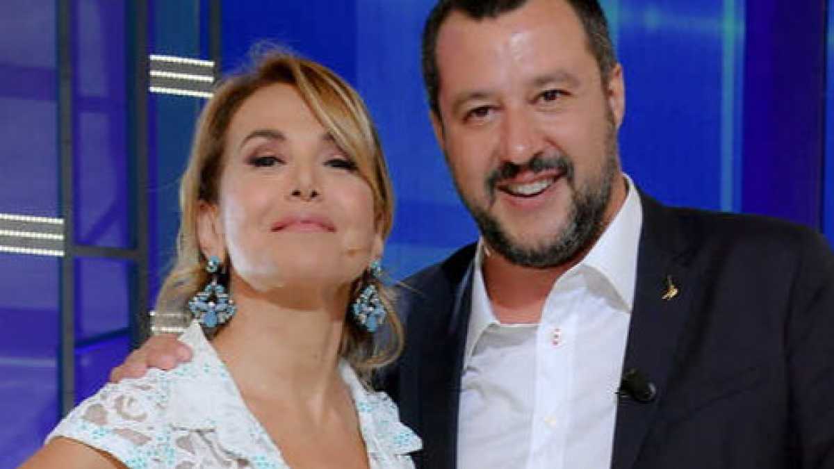 Immagine di La politica travolta dal trash