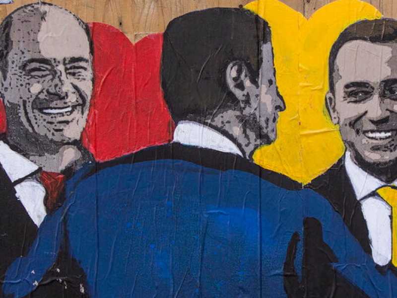 L'opera di Tvboy &ldquo;Le Tre Grazie&rdquo; con Nicola Zingaretti, Luigi Di Maio e Giuseppe Conte (foto LaPresse)