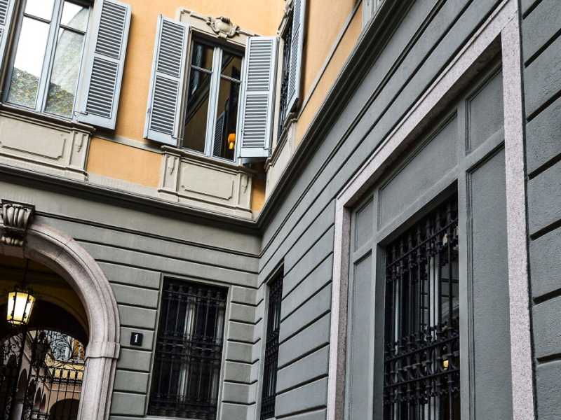 La sede di Medionanca a Milano (foto LaPresse)