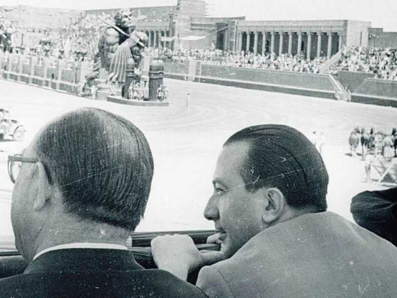 Giulio Andreotti assiste alle riprese di “Ben Hur”, 1959. Per gentile concessione dell’archivio Andreotti