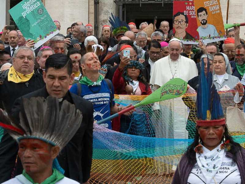Papa Francesco durante il Sinodo per l'Amazzonia (foto LaPresse)