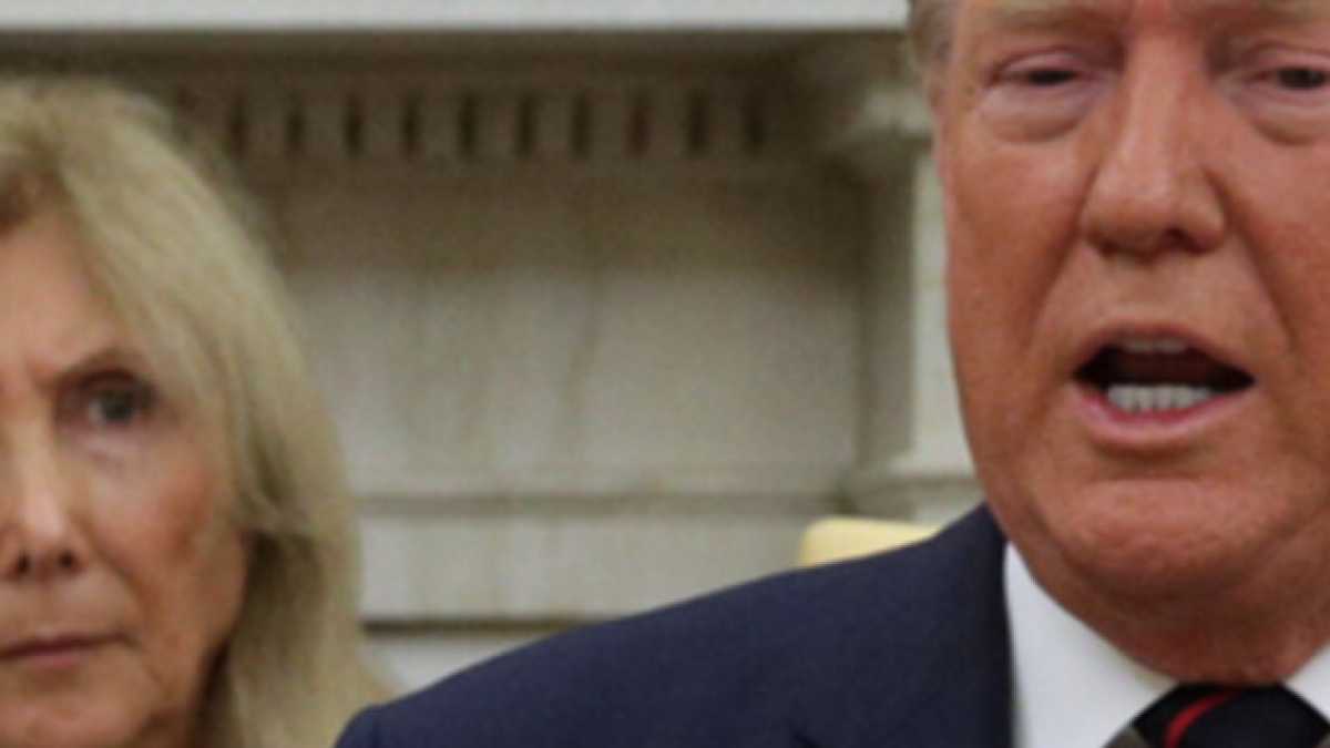 Immagine di Elogio della traduttrice che senza parole ha tradotto il mondo di Trump