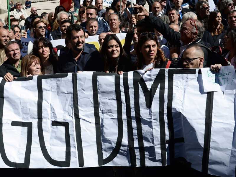 Manifestazione della Lega contro la giunta capitolina (foto LaPresse)