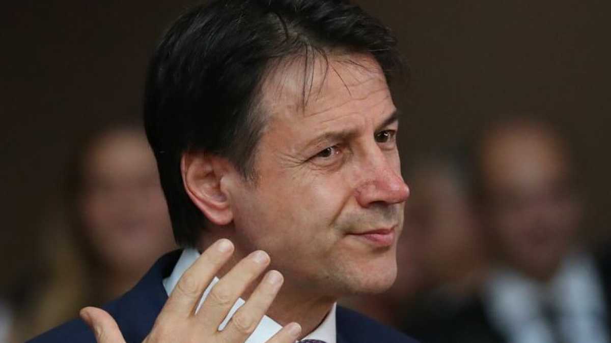 Immagine di Il governo normale e il peso dei dazi
