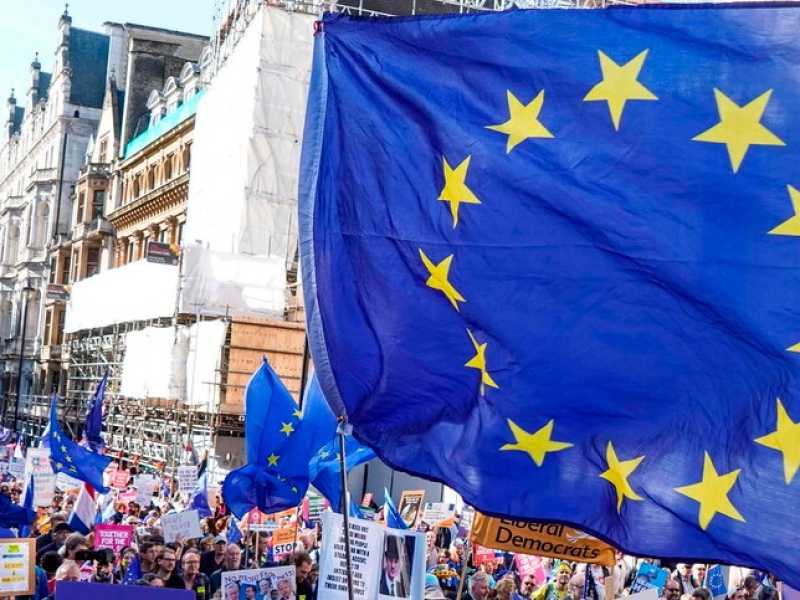 La marcia organizzata da People's vote a Londra per chiedere un secondo referendum sulla Brexit (foto LaPresse)