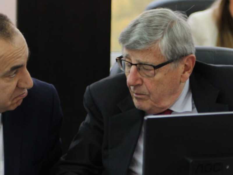 Mifsud (a sinistra) e Vincenzo Scotti insieme a Skolkovo, in Russia, nell'ottobre 2016