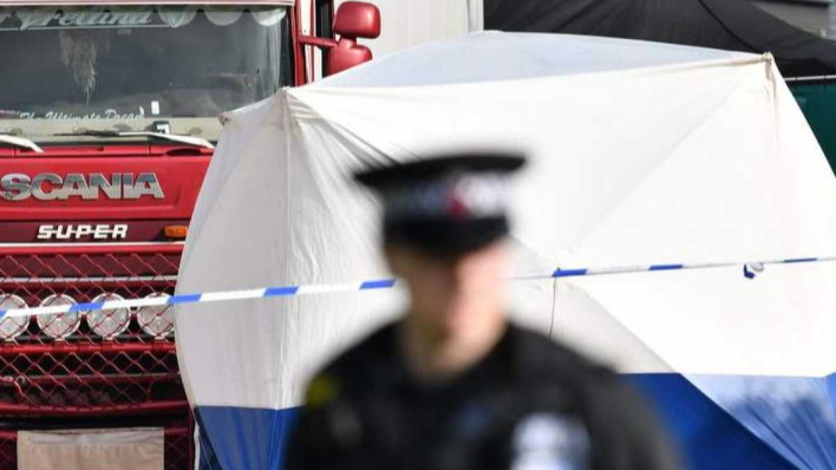 Immagine di I 39 morti in un tir a Essex e il fuggi-fuggi lessicale da Mafia Capitale