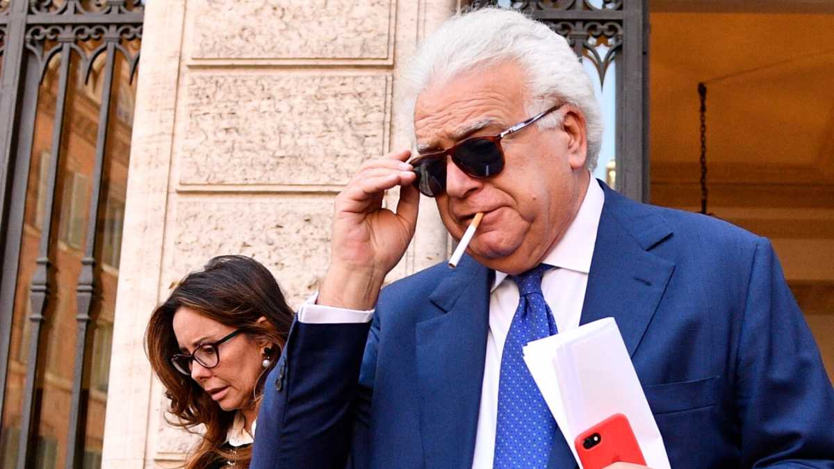 Immagine di “Questo è il Nazareno bonsai!”, dice Denis Verdini