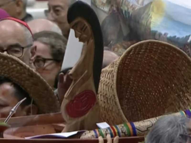 In Cina radono al suolo le chiese, ma il Vaticano piange per Pachamama
